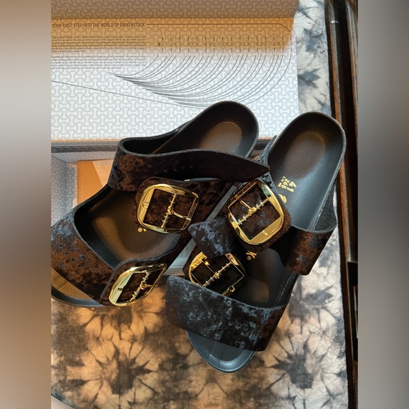 BIRKENSTOCK VELVET BLACK BIG BUCKLE RIVET LOGO, sold out - Picture 2 of 2